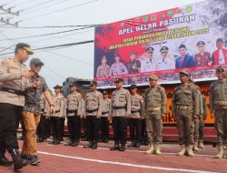 Kapolres Luwu Utara Serahkan Perahu Rakitan untuk Antisipasi Banjir